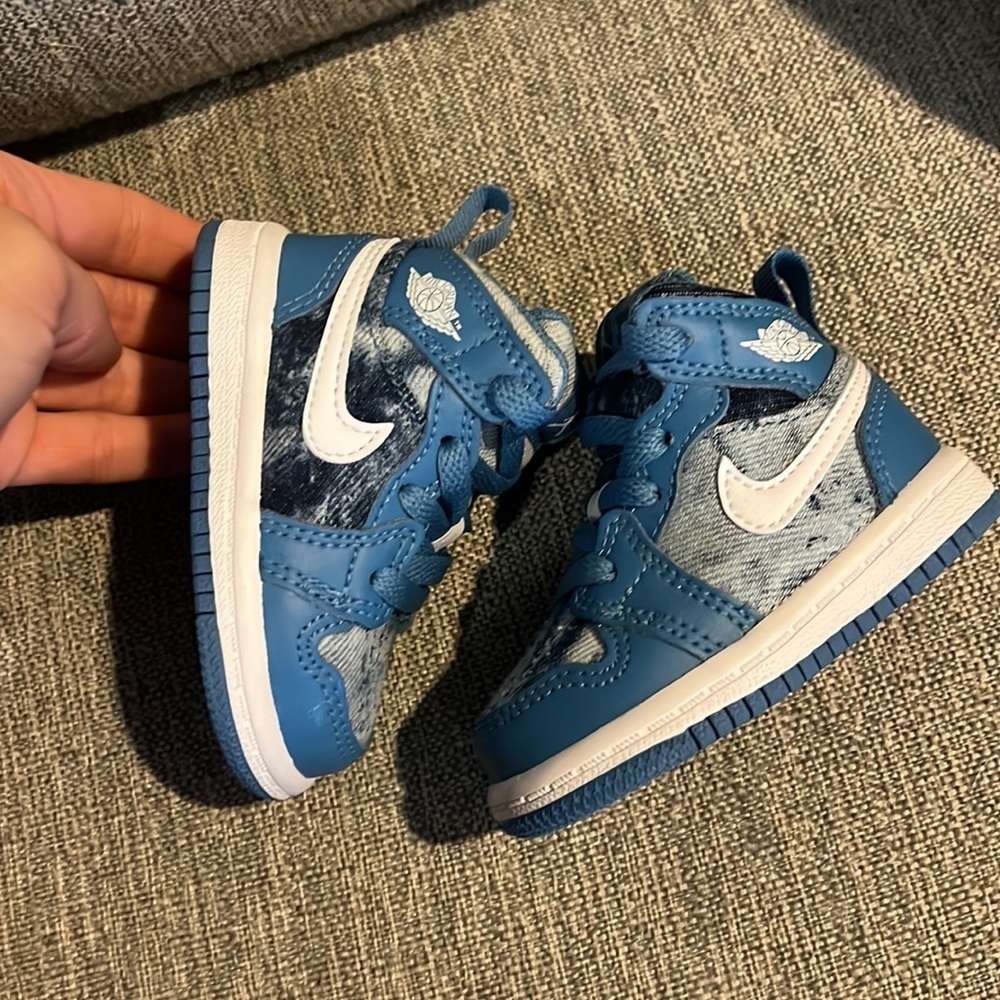 NEW in BOX Jordan 1 MID (TD) Dutch blue and white tennis shoes Nike - Picture 7 of 11